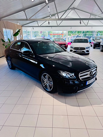 Mercedes-Benz E200 11 of 21
