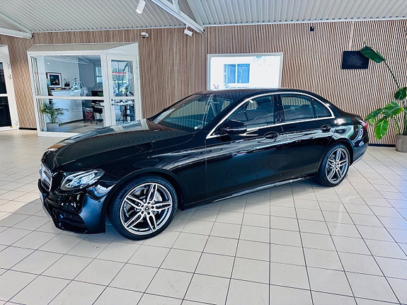 Mercedes-Benz E200 8 of 21