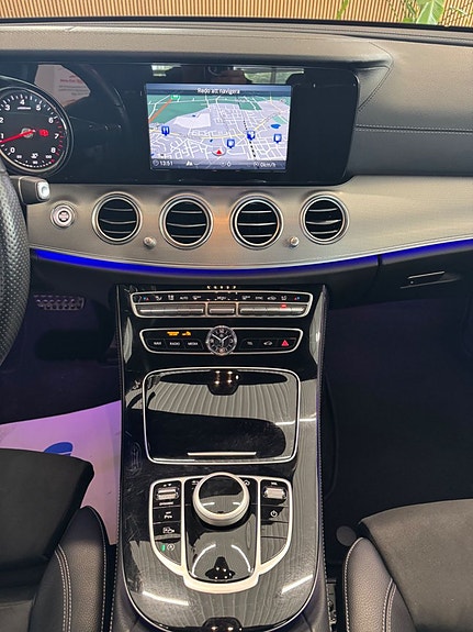 Mercedes-Benz E200 14 of 21