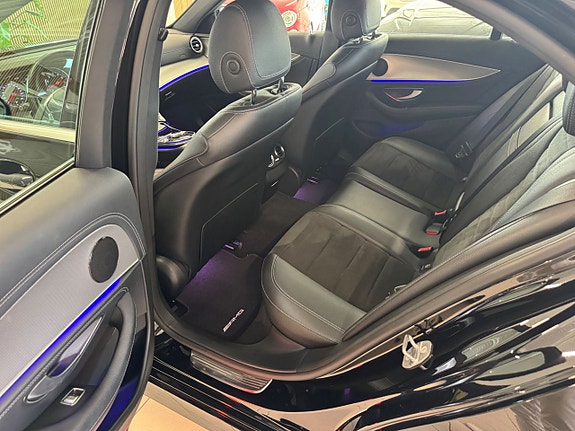 Mercedes-Benz E200 5 of 5