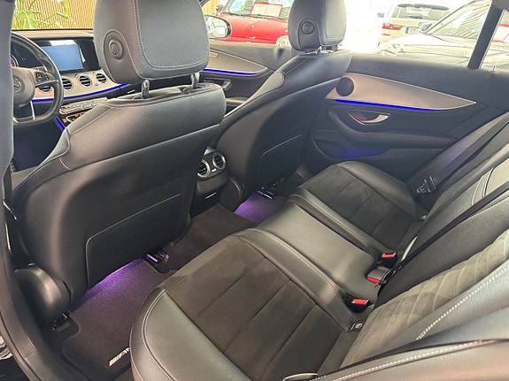 Mercedes-Benz E200 9 of 21