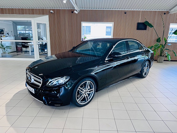Mercedes-Benz E200 21 of 21