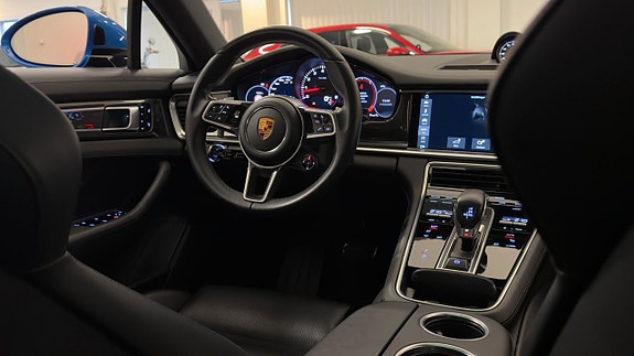Porsche Panamera 4S 19 of 30