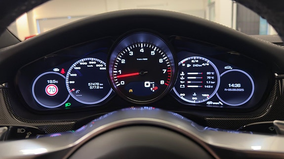 Porsche Panamera 4S 30 of 30
