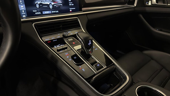 Porsche Panamera 4S 29 of 30