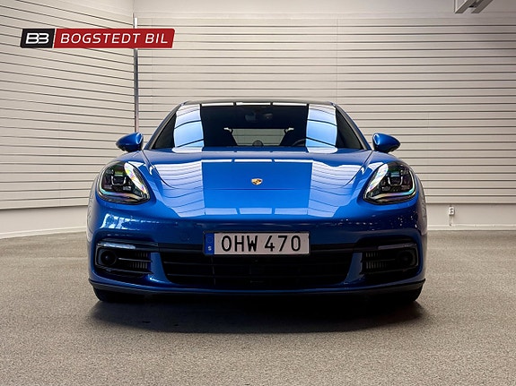Porsche Panamera 4S 2 of 5