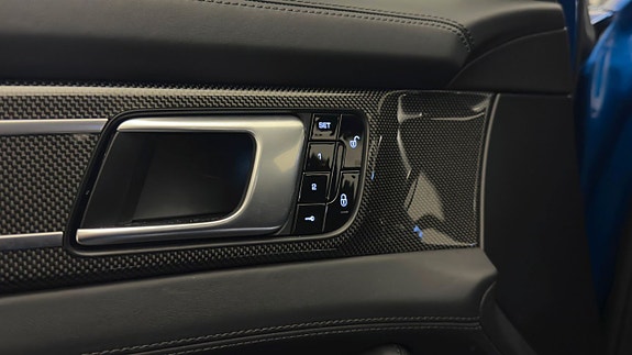 Porsche Panamera 4S 23 of 30