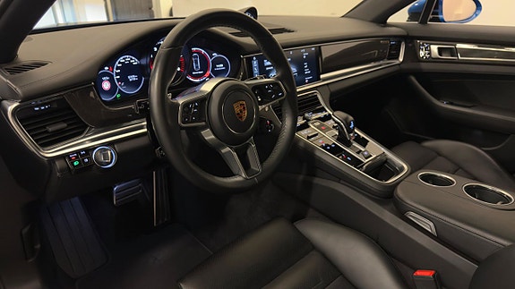 Porsche Panamera 4S 12 of 30