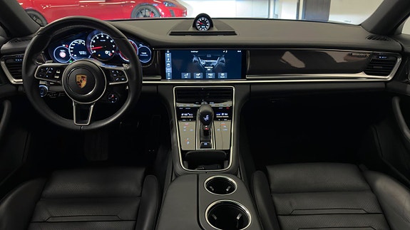 Porsche Panamera 4S 10 of 30