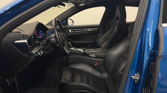 Porsche Panamera 4S 13 of 30