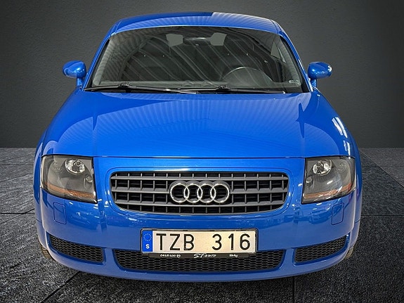Audi TT 2 of 5