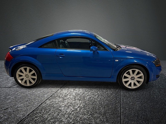 Audi TT 3 of 5