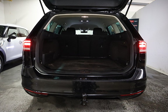 Volkswagen Passat 16 of 21