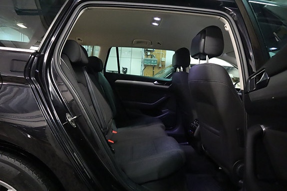 Volkswagen Passat 17 of 21