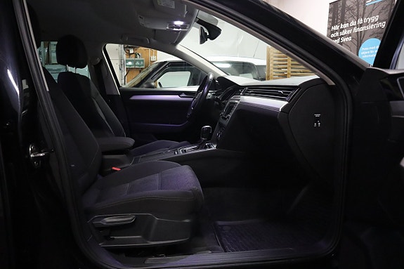 Volkswagen Passat 18 of 21