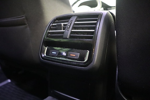 Volkswagen Passat 15 of 21