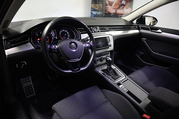 Volkswagen Passat 8 of 21