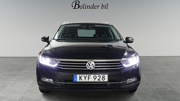 Volkswagen Passat 2 of 5