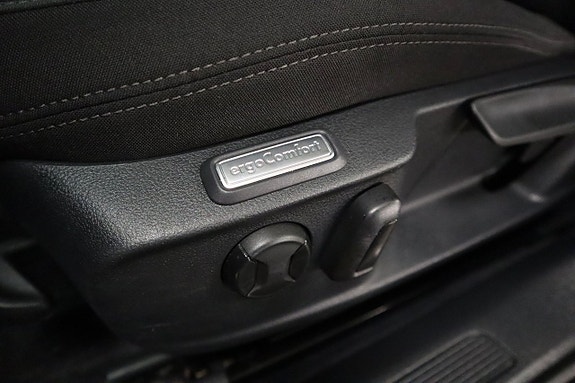 Volkswagen Passat 13 of 21