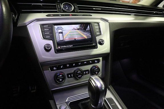 Volkswagen Passat 9 of 21