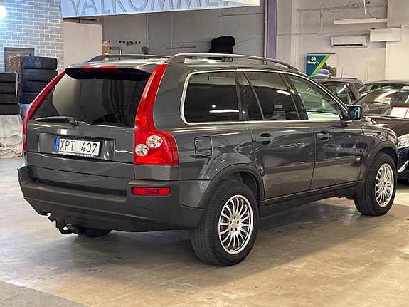 Volvo XC90 4 of 5