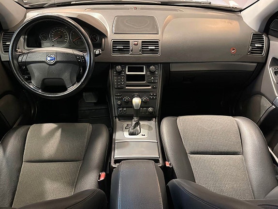 Volvo XC90 14 of 15
