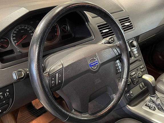 Volvo XC90 13 of 15