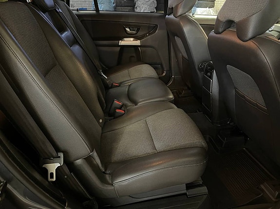 Volvo XC90 12 of 15