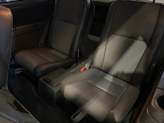 Volvo XC90 10 of 15