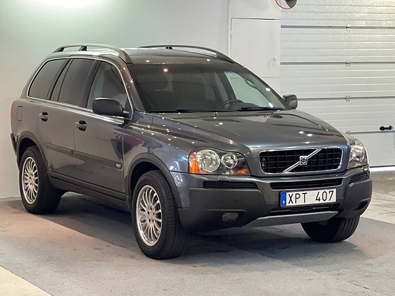 Volvo XC90 3 of 5