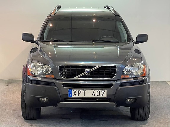 Volvo XC90 2 of 5