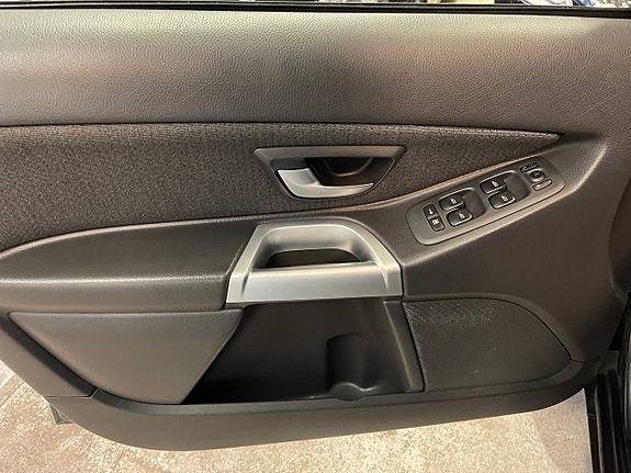 Volvo XC90 7 of 15