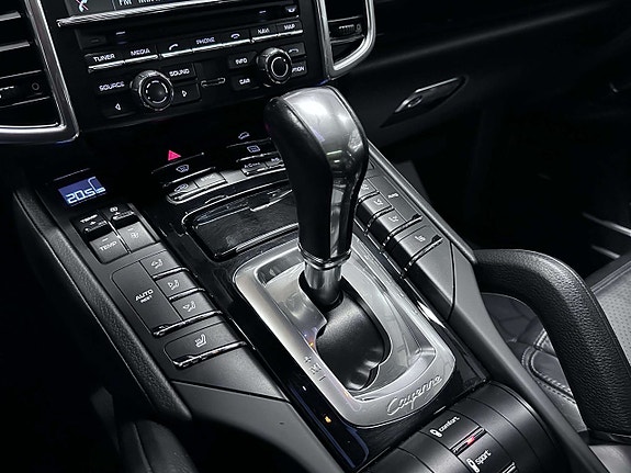 Porsche Cayenne S 21 of 28