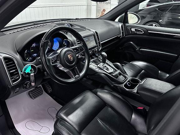 Porsche Cayenne S 28 of 28
