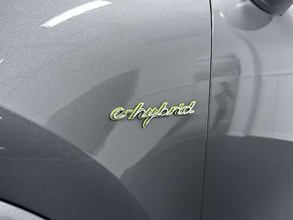 Porsche Cayenne S 8 of 28
