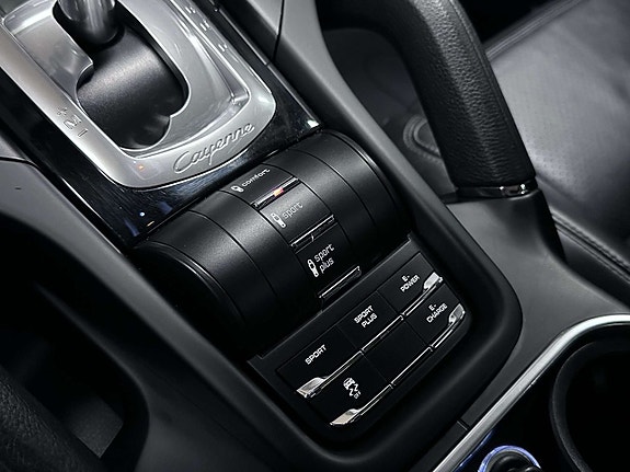 Porsche Cayenne S 22 of 28