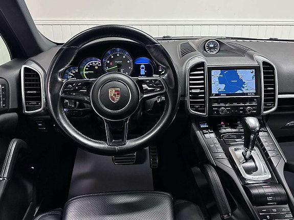 Porsche Cayenne S 19 of 28