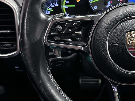 Porsche Cayenne S 23 of 28