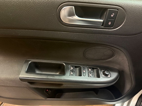 Volkswagen Golf Plus 18 of 27