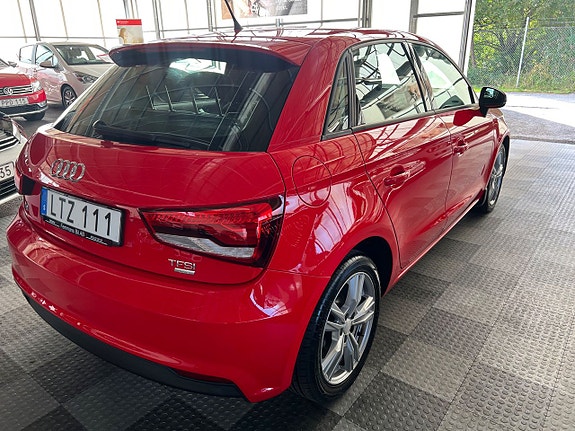 Audi A1 4 of 5