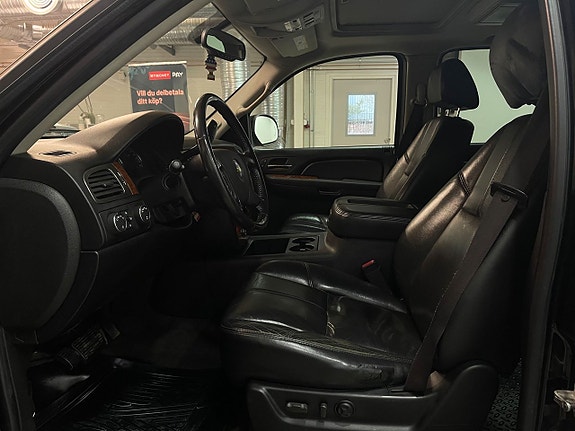 Chevrolet Tahoe 17 of 30
