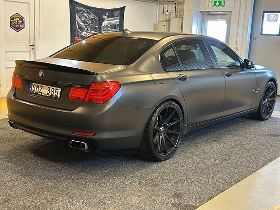 BMW 740Li 5 of 5