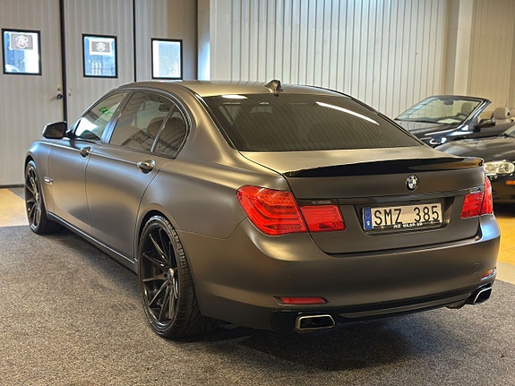 BMW 740Li 4 of 5