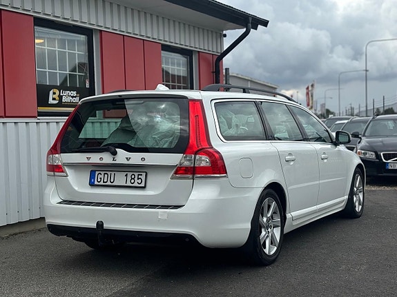 Volvo V70 4 of 26
