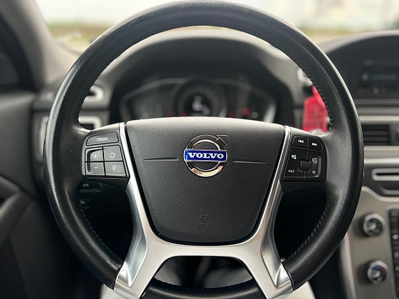 Volvo V70 12 of 26