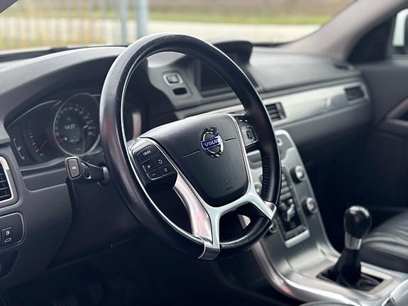 Volvo V70 8 of 26