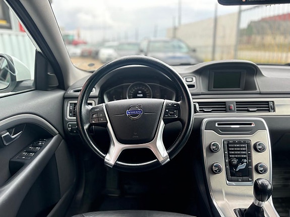 Volvo V70 9 of 26