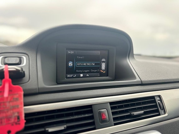 Volvo V70 15 of 26