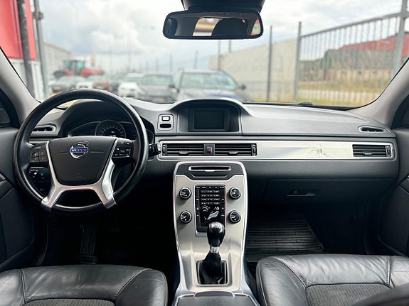 Volvo V70 10 of 26