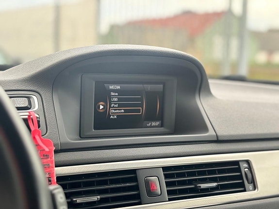 Volvo V70 17 of 26